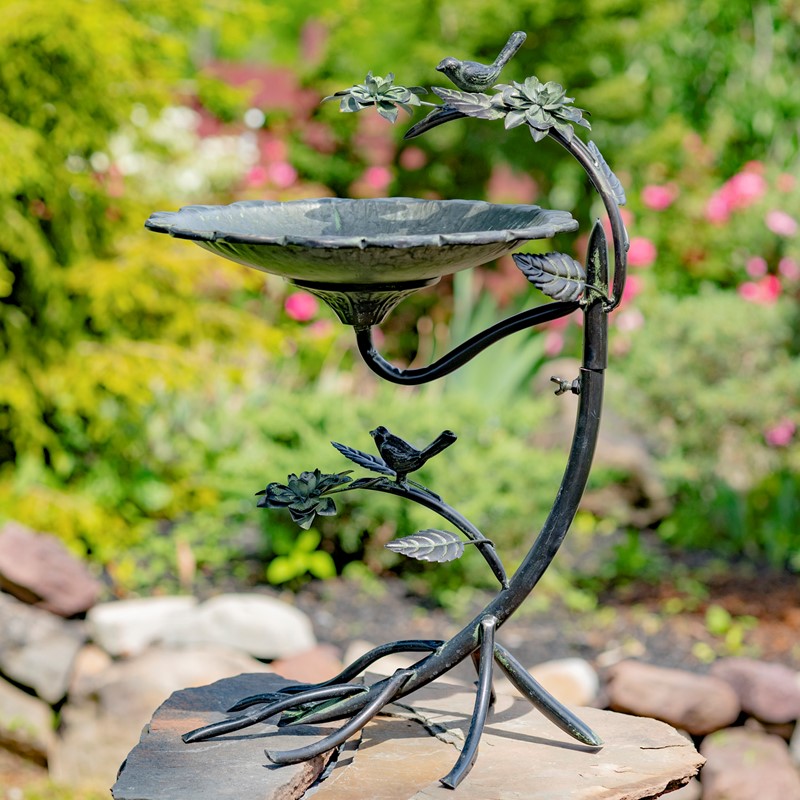 Galvanized Scallop Edge Birdbath with Birds